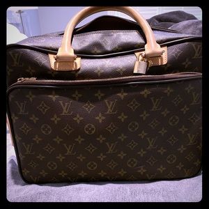 Louis Vuitton Briefcase Authentic Smoke Free